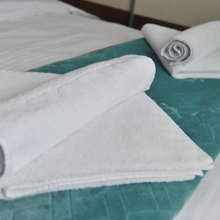 Ramondia, Aparthotel *