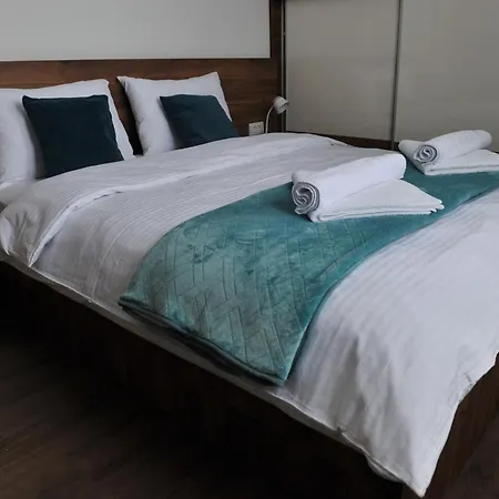 Ramondia, Aparthotel *