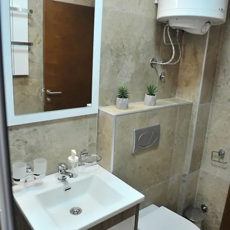 Ramondia, Apartmanhotel