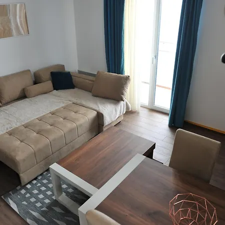 Ramondia, Aparthotel